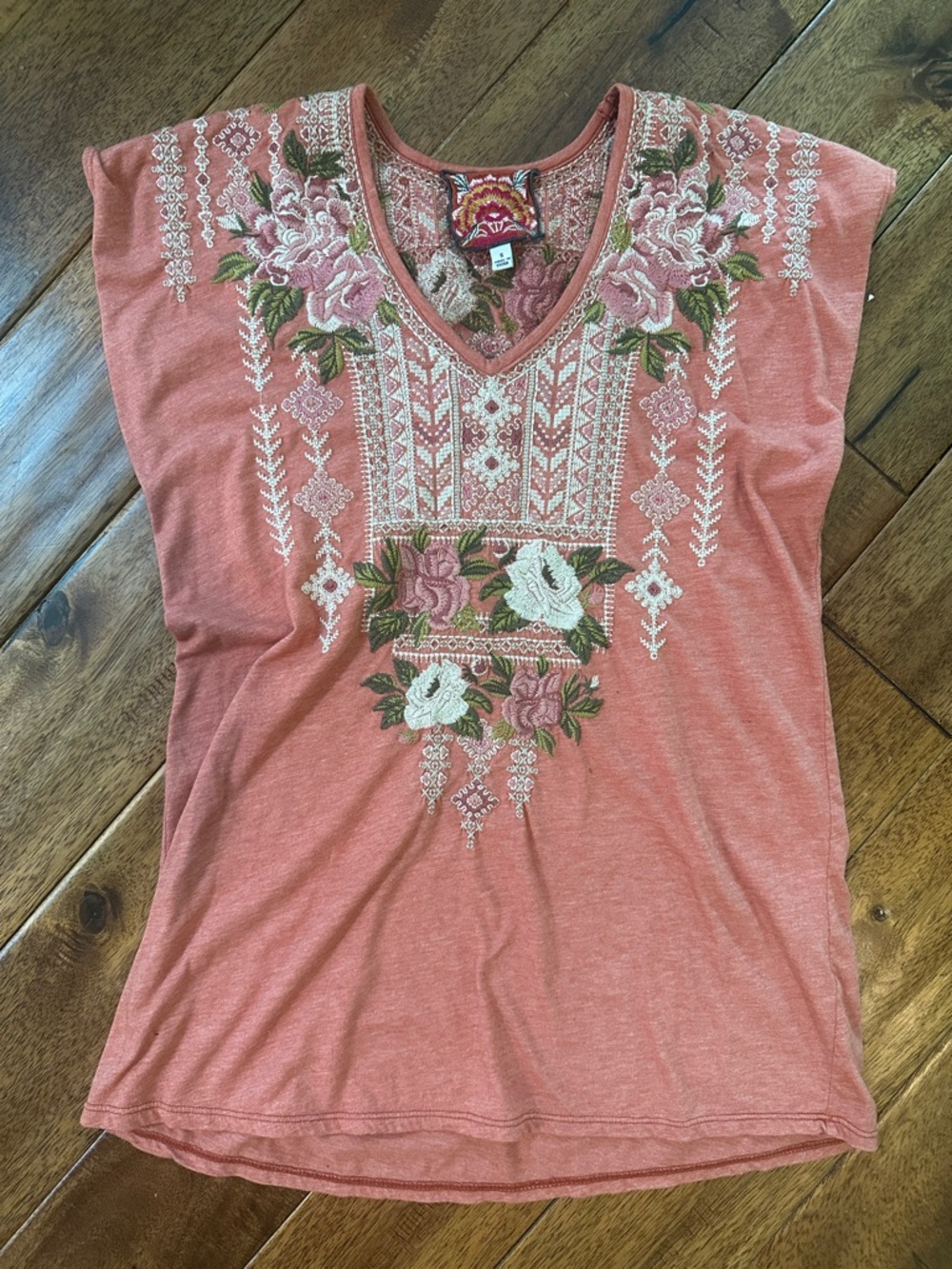 ☀️ JOHNNY WAS Boho Rust Embroidered Floral sleeveless V-neck top size small